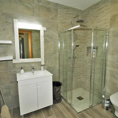 Semi-detached With Pool In Rural Setting * Estoi