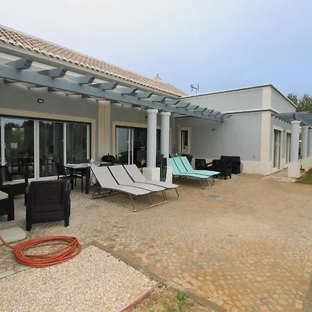 Semi-detached With Pool In Rural Setting *