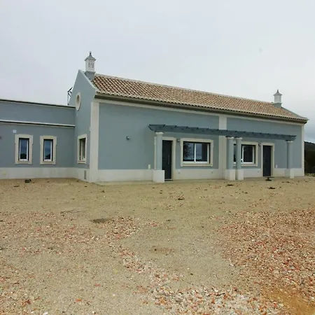 Semi-detached With Pool In Rural Setting * إيستوا