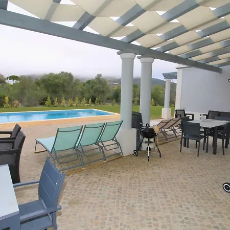 Vila Semi-detached With Pool In Rural Setting *